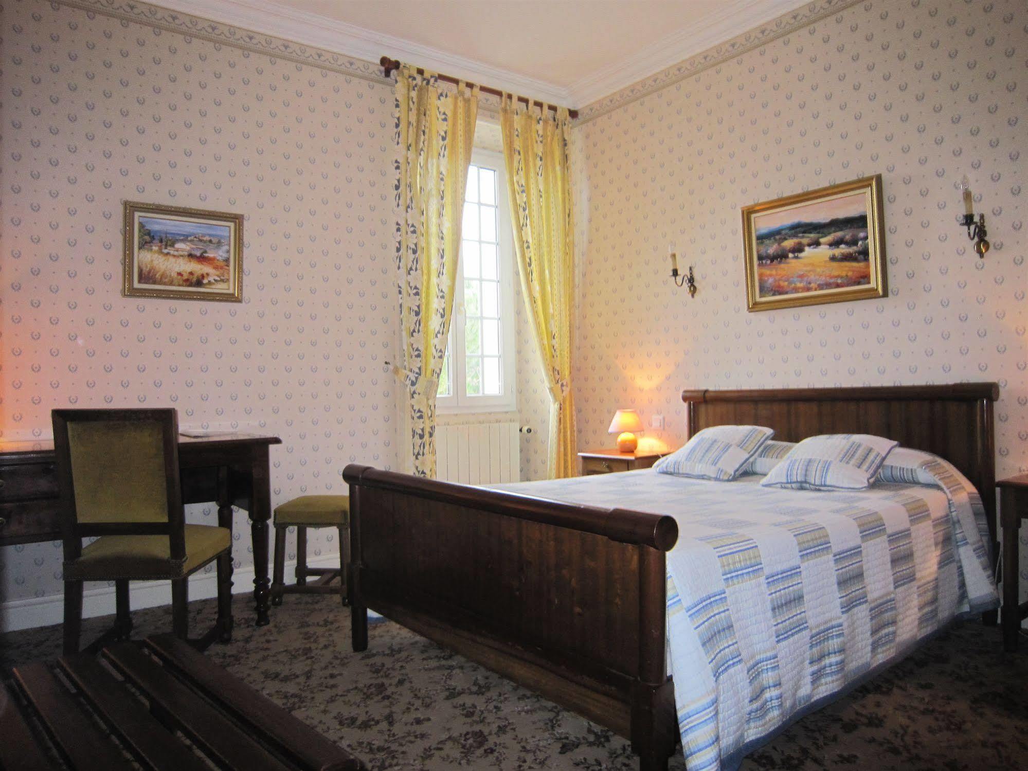 Hostellerie De La Bouriane Гурдон-ан-Керси Экстерьер фото